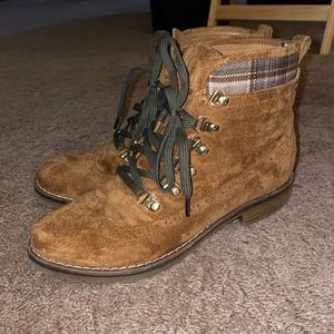 Women’s Tommy Hilfiger boots size 7 1/2